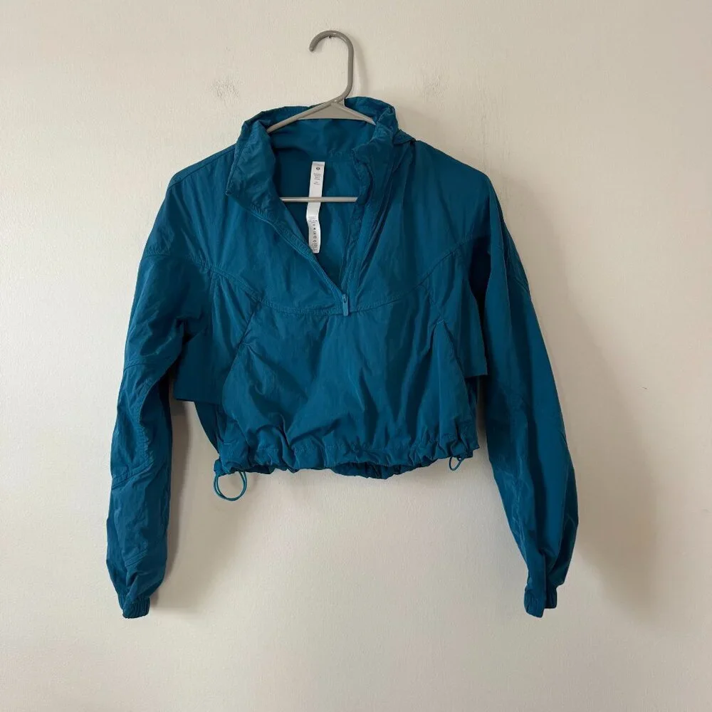 Lululemon Evergreen Cropped Anorak in Hawaiian Blue